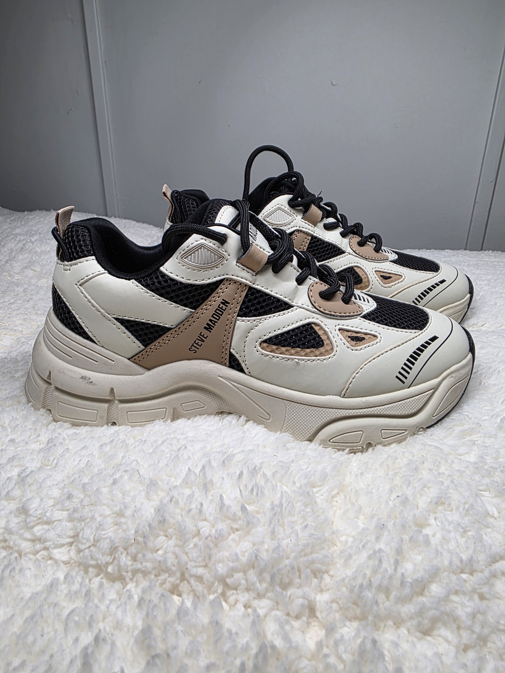 Steve Madden Clydie Chunky Sneakers - Cream, Black & Tan
